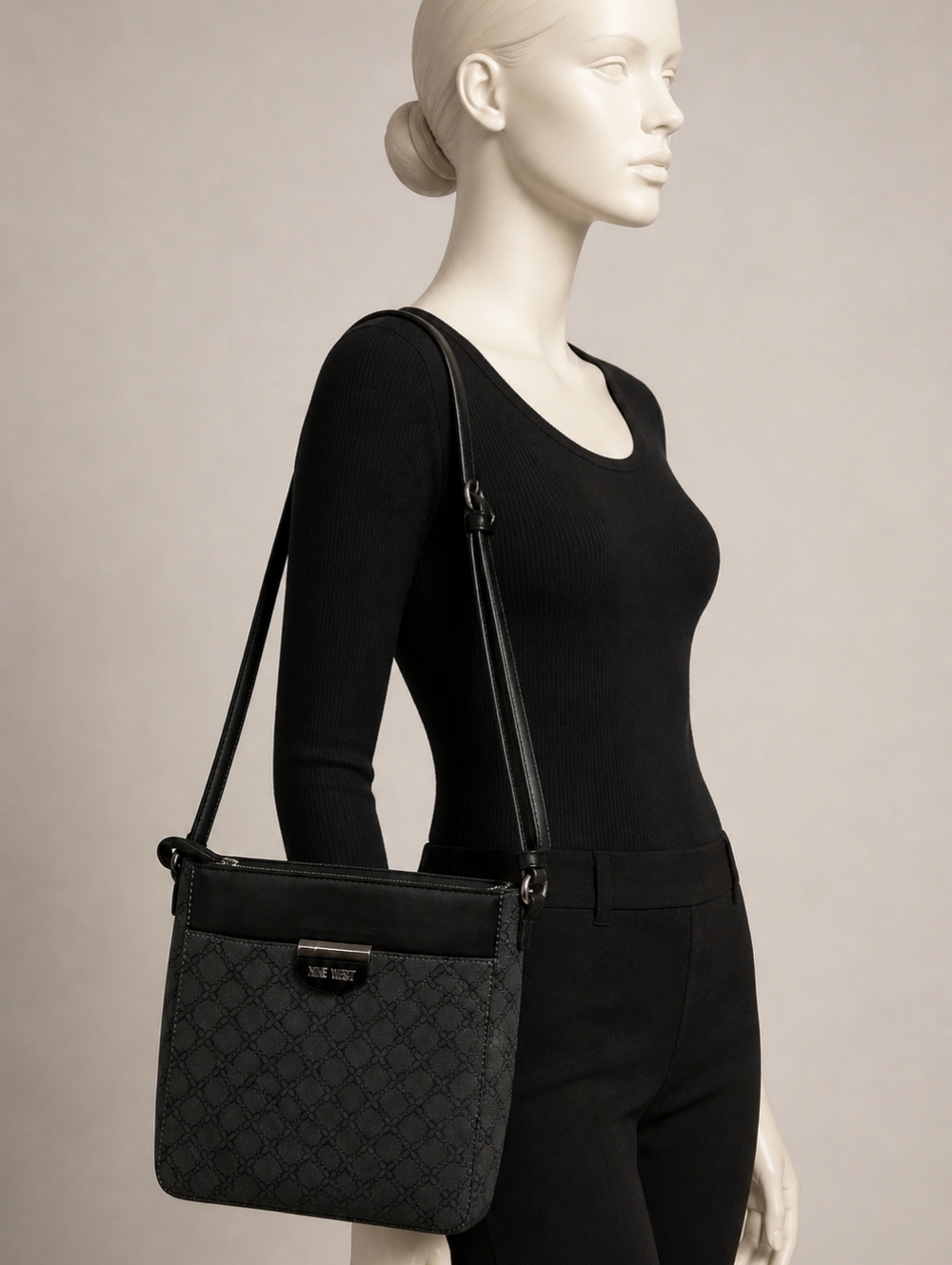 Black Women's Crossbody Bag - Classic Black